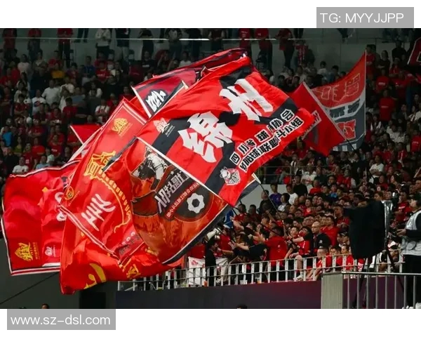 成都足球队的团队协作揭秘:如何在绿茵场上实现默契与胜利 成都足球队的团队协作揭秘:如何在绿茵场上实现默契与胜利