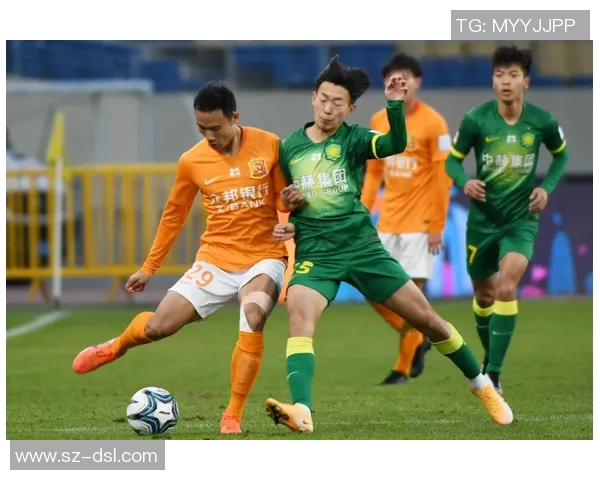 武汉卓尔迎战中国国安全力争胜展现足球激情与团队精神