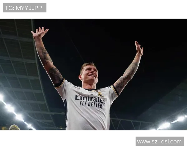 克罗斯在足球世界的传奇之路:从天才少年到中场大师的成长历程